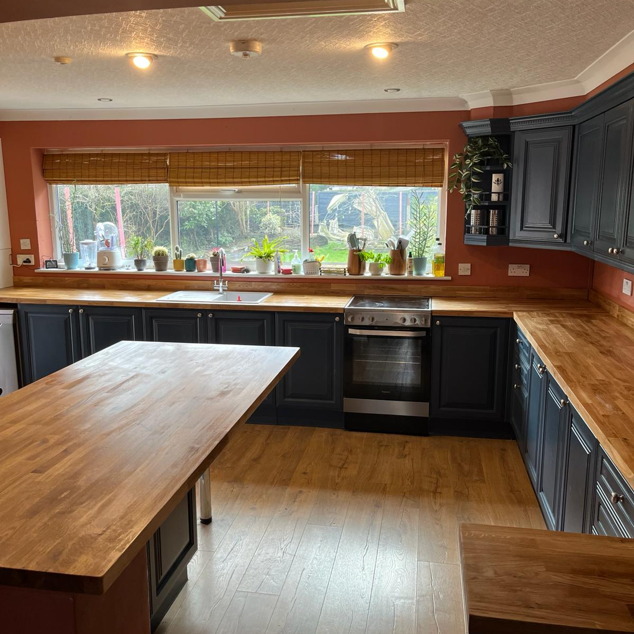 8f6e1d5a7a6fb0334ff25f83cf3daa00da6c2e59730c8b6e442b746da9cb2735 - instasize.png